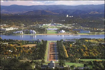 De quel pays Canberra est-elle la capitale ?