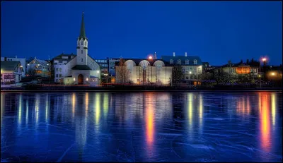 De quel pays 	Reykjavik est-elle la capitale ?