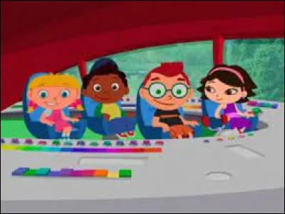 Ma chaîne YouTube, c'est la chaîne des problèmes. Il y a une fois où j'ai pranké toute l'équipe en leur faisant croire qu'il y avait un cambrioleur. Ma musique de fin c'est le générique des "Petits Einstein" version originale. Qui suis-je ?