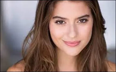 Quel est le nom de cet actrice ?