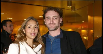 Comment s'appelle sa femme qui est romancière ?