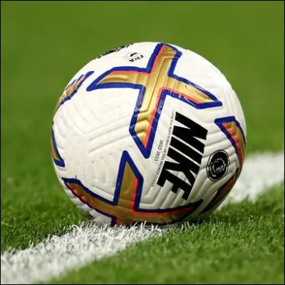 Quel championnat de football europ&eacute;en a &eacute;t&eacute; remport&eacute; &agrave; huit reprises par l�Olympique lyonnais ?