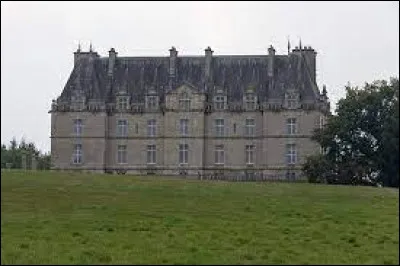 Je vous emmène en Bretagne à la découverte du château de la Grée de Callac, à Monteneuf. Village de l'arrondissement de Vannes, il se situe dans le département ...
