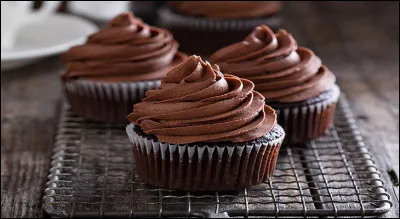 Avec quels domaines la fameuse ganache, pouvant être au chocolat, partage-t-elle son nom ?