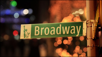 Broadway : à quoi ce mot était-il associé dans une chanson de Sardou ?