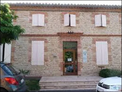 Village du Lauragais, dans l'aire d'attraction Toulousaine, Lux se situe dans le département ...