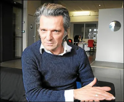 Quel est le nom de cet acteur, un des créateurs de l'émission ''Caméra Café'' ?