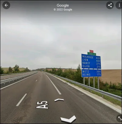 Ici, nous sommes en région Grand Est dans une ville qui se situe environ à mi-chemin entre Reims et Paris.