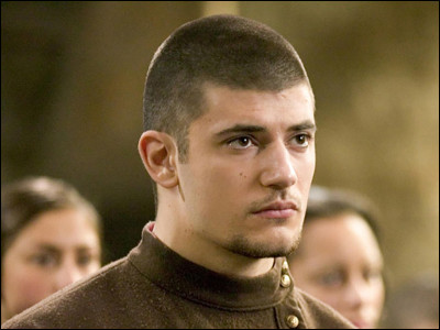 Elle a dansé avec Viktor Krum au bal de Noël.