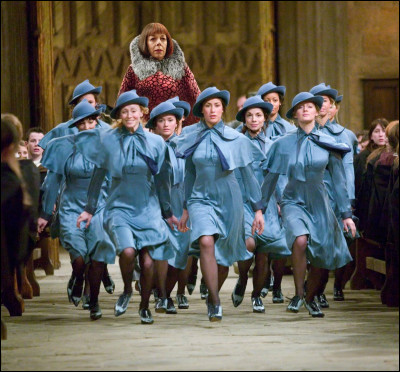 Elle a passé sa scolarité à Beauxbâtons.