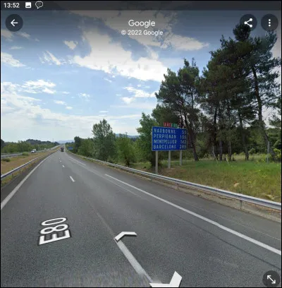 Ville connue pour son ch&acirc;teau m&eacute;di&eacute;val, de quelle ville peut-il s'agir ?