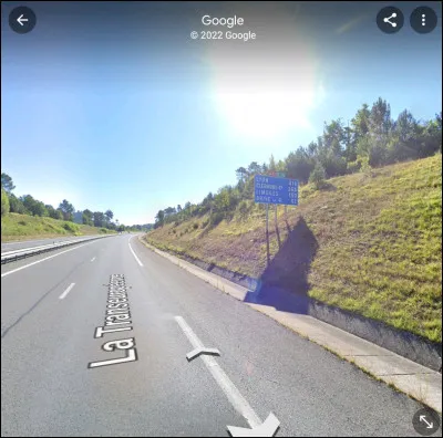 On est dans une ville qui se situe &agrave; mi-chemin entre Bordeaux et Limoges sur l'A89. De quelle ville s'agit-il ?