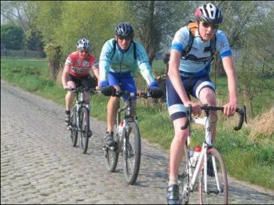 En vlo, tu as le droit de circuler sur une voie de bus ...