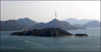 Quels animaux ont envahi l'île japonaise d'Ōkunoshima ?
