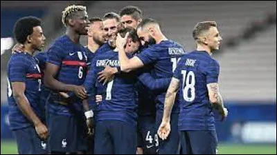 Mise en situation : un très bon joueur de l'équipe de France ne peut pas disputer un match et à la place, un nouveau joueur, encore inconnu, le remplace, comment réagis-tu ?