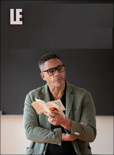 Quelle est cette série, l'histoire d'un professeur de français atypique incarné par JoeyStarr qui enseigne de manières peu orthodoxes ?