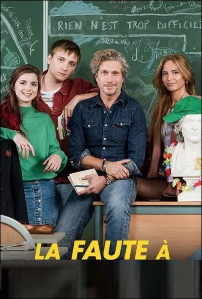 Quelle est cette série, la vie d'un professeur de philosophie qui doit résoudre les problèmes de ses élèves, de son fils et de ses rapports avec les femmes, rôle interprété par Charlie Dupont ?