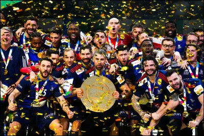 Combien y a-t-il de joueurs dans une équipe, sur le terrain ?