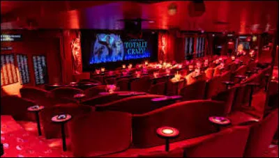 Quel était le premier nom du cabaret "Crazy Horse" ?