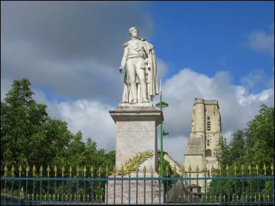 C'est à Lectoure, sa ville natale, que l'on peut voir sa statue : engagé volontaire en 1792, il participe aux campagnes d'Italie et d'Egypte puis aux guerres de l'Empire jusqu'à sa mort en 1809. Pour Napoléon, il était "le plus brave de tous les hommes" : c'est ...