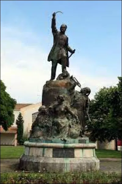 Ce général représenté par une statue à Saint-Philbert-de-Grand-Lieu (Loire-Atlantique), berceau de sa famille, a participé à la colonisation de l'Algérie et à la guerre contre Abd el-Kader ; en 1860 il part se mettre au service du Pape contre le royaume d'Italie : c'est ...