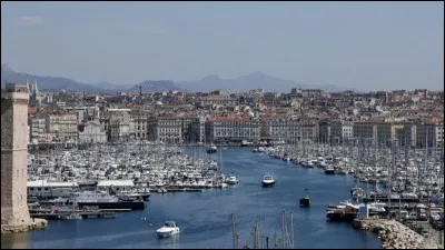 Quel est le nom de ce port emblématique de Marseille ?