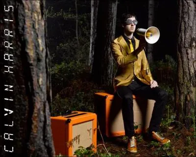 Quel est son titre qui atteint la 4me place des Charts en Angleterre ?