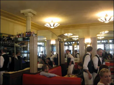 Brasserie : dans la chanson de Nicolas Peyrac "Et mon père". Son père venait de débarquer. De quelle grande brasserie parisienne parle-t-il dans cette chanson ?