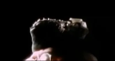 1989 > Celle-ci aussi nous a bien sacrifié le tympan sur la bande FM... Et moi je dis : "Chapeau !". Qui chantait ça ?