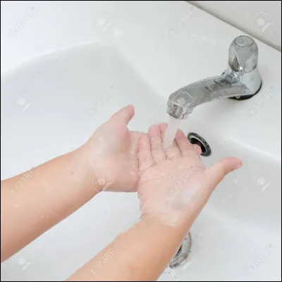 Quelles sont les bonnes habitudes à adopter avant lhygiène et pendant l'hygiène des mains ?