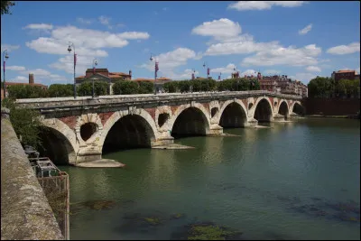 Quel est le nom de ce pont situé à Toulouse ?