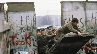 En quelle année ''la chute du mur de Berlin'' a-t-elle eu lieu ?