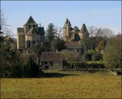 Pour finir, à la découverte du château et de l'église de Thégra. Village de l'arrondissement de Gourdon, dans le Causse de Gramat, il se situe dans le département ...