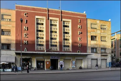 Quelle actuelle capitale africaine a été appelée "petite Rome" ou "nouvelle Rome" par les colonisateurs italiens ?