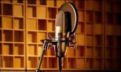 Qui a composé et chanté la chanson "À toi" ?