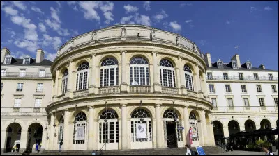 Quel est ce monument situé dans la ville de Rennes ?