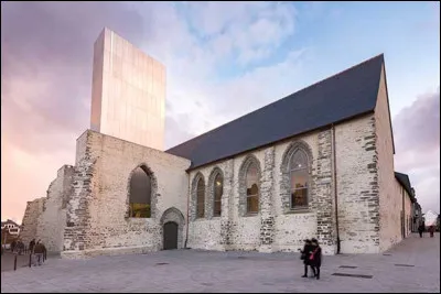 Quel est ce monument situé dans la ville de Rennes ?