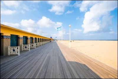 Quelle est cette ville côtière ?