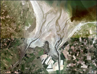 Mes principaux fleuves sont dits côtiers, ainsi, l'Aure, la Vire, La Douve et La Taute se jettent tous quatre dans une large baie, laquelle ?