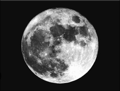 La lune a été explosée à...