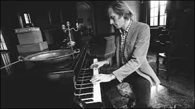 Complétez le titre de cette chanson : "Pour oublier qu'on...