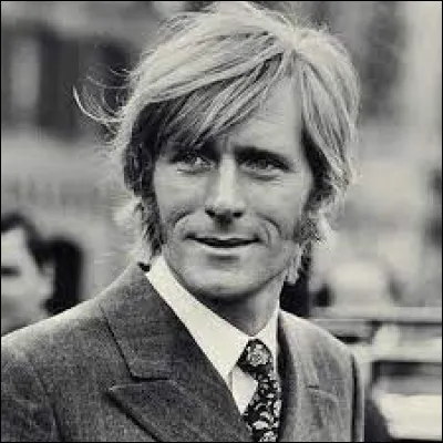 Complétez le titre de cette chanson : "Je veux être...