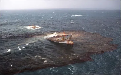 Catastrophe : Comment s'appelait le bateau qui a fait naufrage au large des côtes bretonnes en 1978 ?