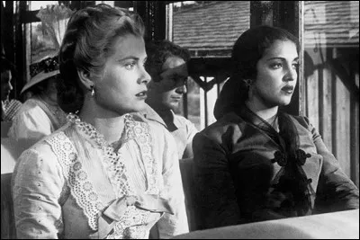 Qui accompagne Grace Kelly dans le film "Le Train sifflera trois fois" ?
