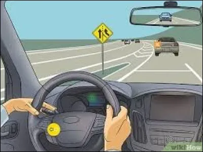 Lorsque je mets le clignotant, je remarque qu'il s'allume et qu'il séteint. Est-ce normal ?