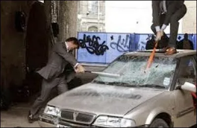 Quand on dit "je vais mettre un coup sur le pare brise" est-ce la bonne méthode ?