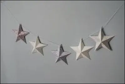 En quelle ann&eacute;e fut publi&eacute;e la bande dessin&eacute;e "Tintin : L'&eacute;toile myst&eacute;rieuse" ?