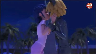 Pourquoi Chat Noir embrasse-t-il une deuxième fois Marinette ?