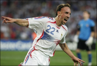 Lors de la Coupe du monde 2006, contre quel pays Franck Ribéry marque-t-il son 1er but en sélection, qui sera par ailleurs considéré comme l'un des buts les plus iconiques de sa carrière ?
