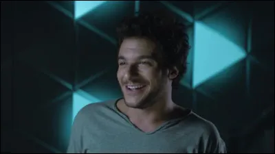 C'est la première chanson qu'Amir a sorti dans sa carrière.
Quel est le titre de cette chanson ?